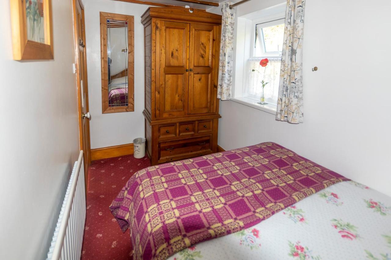 Rosebud Cottage Romantic Cottage For A Couple Fishguard Extérieur photo