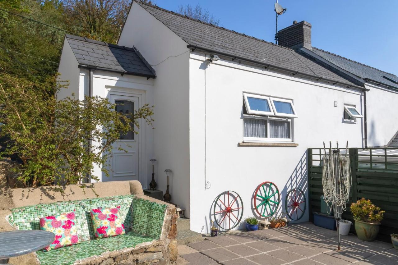 Rosebud Cottage Romantic Cottage For A Couple Fishguard Extérieur photo